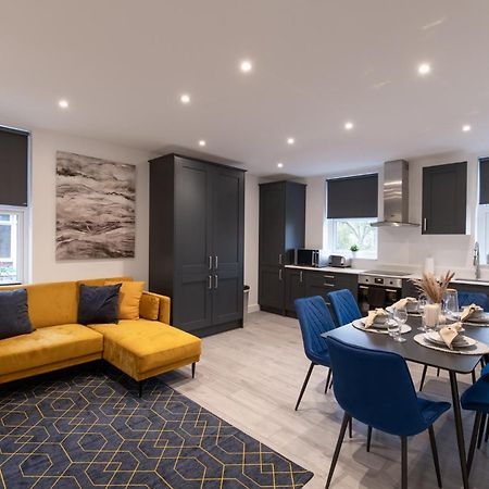 Fantastic New, London Apartment 3 Bed 1 Bath & Parking Whetstone Exterior photo